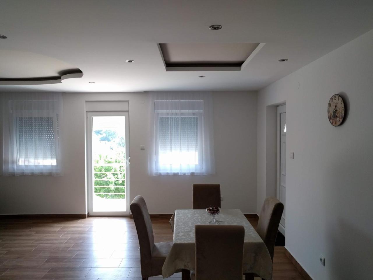 Simica Cose Lägenhet Vrdnik Exteriör bild