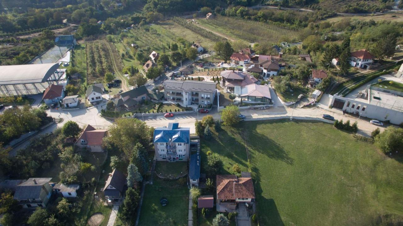 Simica Cose Lägenhet Vrdnik Exteriör bild